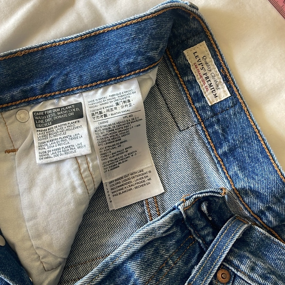 Levi’s - Picture 4 of 7